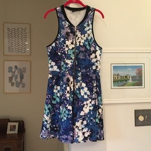 Romeo + Juliet Couture Floral Front Zip dress